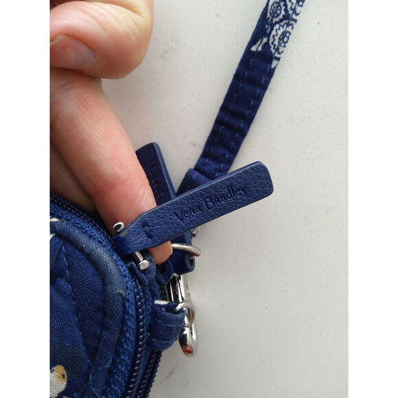 Rare Vera Bradley Sea Turtle design Navy whiteCrossbody wallet purse Like new - Picture 4 of 10